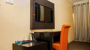 Camera Deluxe | Minibar, una scrivania, postazione laptop, Wi-Fi gratuito