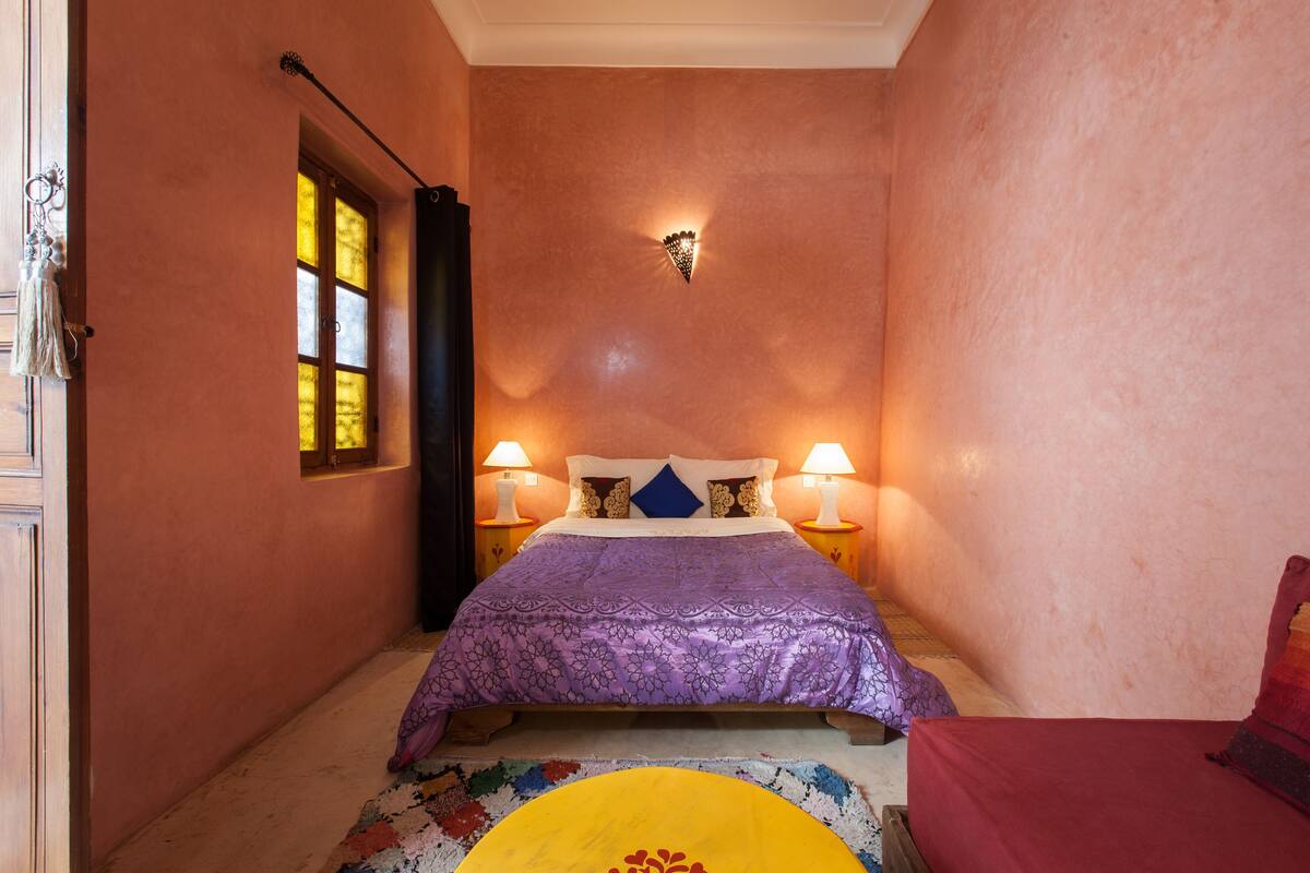Deluxe Triple Room | Individually decorated, free cribs/infant beds, free WiFi, bed sheets