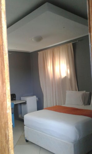 Superior Suite, 1 King Bed, Refrigerator | Free WiFi, bed sheets