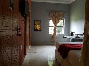 Superior Suite, 1 King Bed, Refrigerator | Free WiFi, bed sheets - Central Lodge Hotels (Johannesburg)