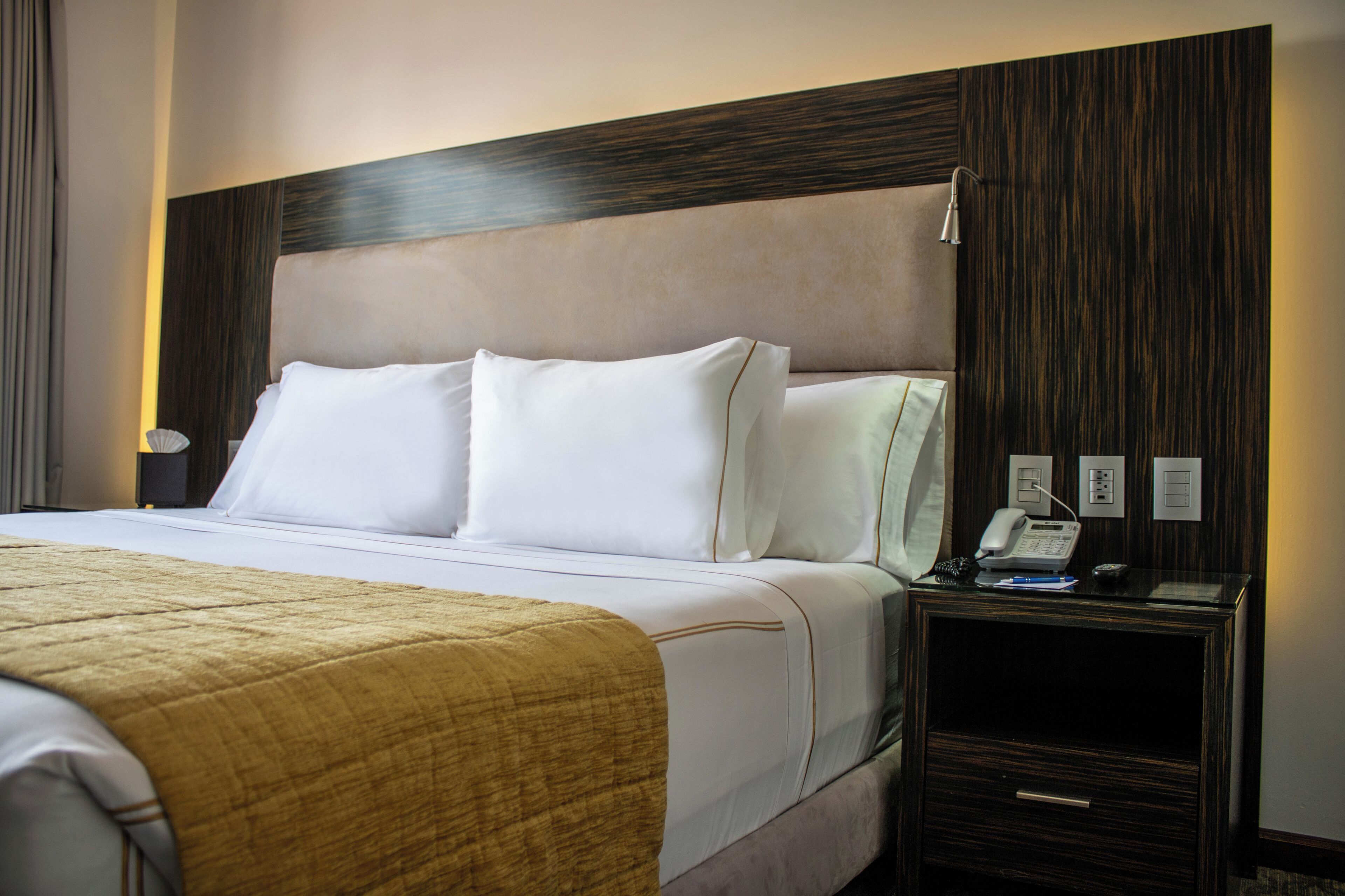 single room, 1 king bed | desk, soundproofing, iron/ironing board, free wifi