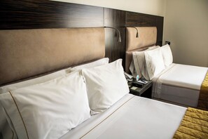 Suite | Een bureau, geluiddichte muren, een strijkplank/strijkijzer, gratis wifi