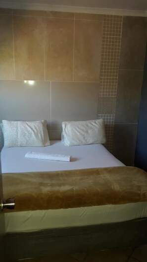 Economy Double Room, 1 Bedroom | Free WiFi - Legacy Guest Lodge (Johannesburg)