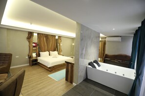 Suite Elite | Caja de seguridad en la habitación, escritorio y insonorización