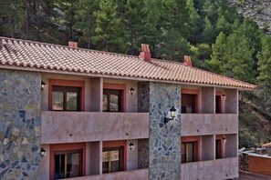 Front of property - Hotel Doña Blanca (Albarracin)