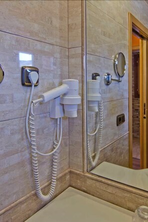 Bathroom - Hotel Doña Blanca (Albarracin)