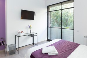 Két bảo mật tại phòng, màn/rèm cản sáng, bàn ủi/dụng cụ ủi quần áo 