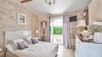 Superior Double Room, Ensuite, Garden View