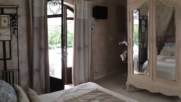 Superior Double Room, Ensuite, Garden View
