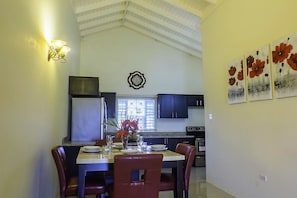 TV - N2N Suites - Ochio Rios Vacation Home (Ocho Rios)