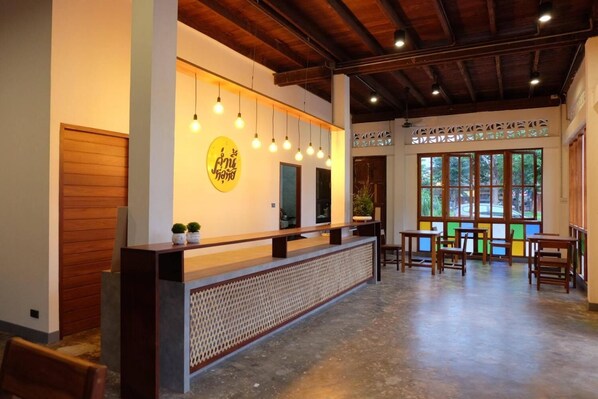 Lobby - Comeneetee Uthai (Uthai Thani)