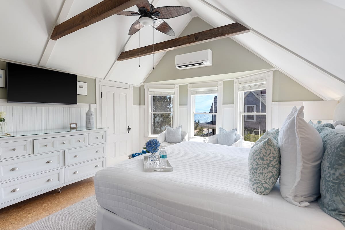 Deluxe Double Room, 1 King Bed, Partial Ocean View, Sea Facing | Premium bedding, desk, iron/ironing board, free WiFi