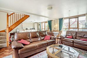 Casa rural superior, bany privat, vistes al pati (Tyn Cellar Cottage) | Lounge