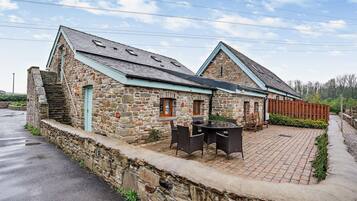 Superior-Ferienhaus, barrierefrei, mit Bad (The Stables) | Terrasse/Patio