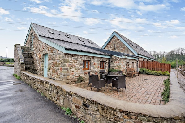 Superior Cottage, Accessible, Ensuite (The Stables) | Terrace/patio
