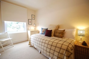 House, Multiple Beds | 2 bedrooms, free WiFi, bed sheets