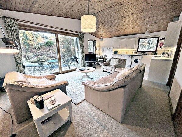 Chalet | Living area | 30-inch LCD TV with satellite channels, TV, DVD player - The Fisher (Crianlarich)