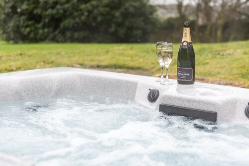 Birch 18 With Hot Tub, Newton Stewart