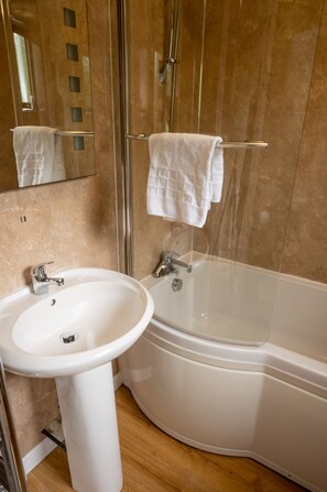 Cabin, Multiple Beds | Bathroom