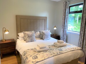 Cabin, Multiple Beds | 2 bedrooms, iron/ironing board, free WiFi, bed sheets