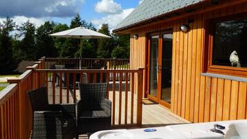 Cabin, Multiple Beds | Bathroom | Separate bathtub and shower, deep-soaking bathtub, hair dryer, towels