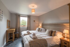 Cabin, Multiple Beds