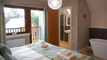 Cabin, Multiple Beds | 4 bedrooms, free WiFi, bed sheets