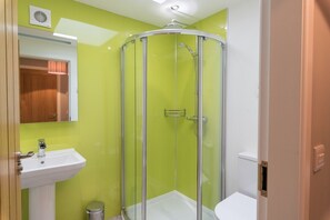 Cabin, Multiple Beds | Bathroom - Lord Galloway 35 (Newton Stewart)