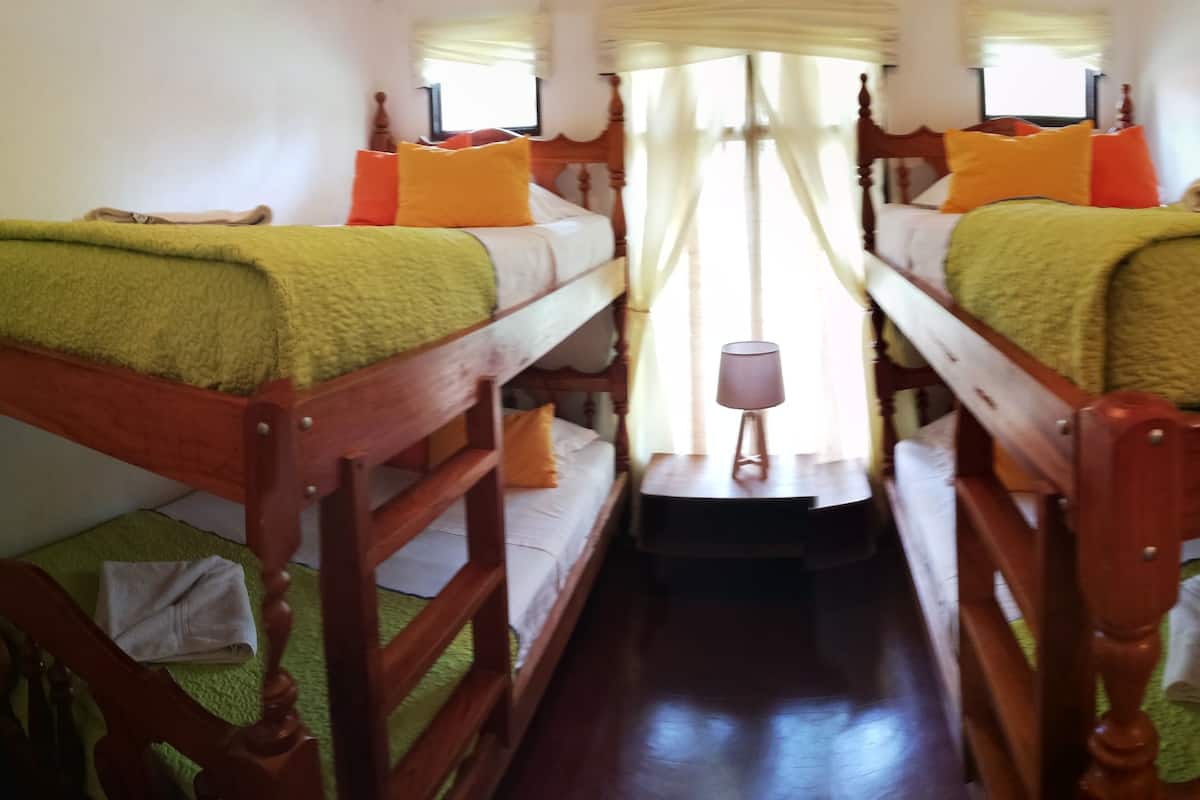 1 chambre, literie fournie