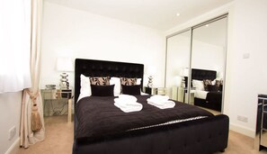 Apartment, 1 Queen-Bett | 1 Schlafzimmer, Bügeleisen/Bügelbrett, kostenloses WLAN, Bettwäsche