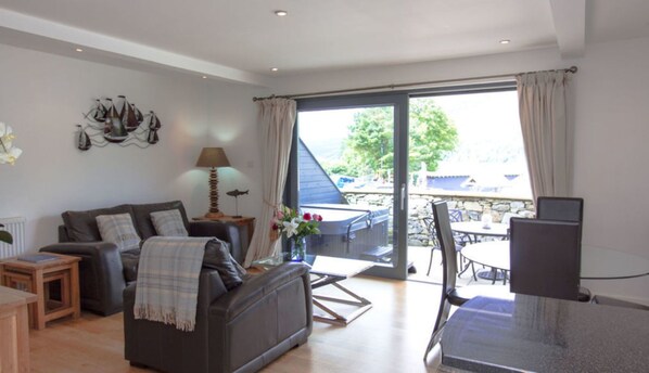 Apartment, 1 Queen Bed | Living area | 30-inch TV with digital channels - Taymouth Marina - Ben More (Aberfeldy)