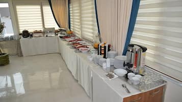 Breakfast, lunch, dinner served; Turkish cuisine
