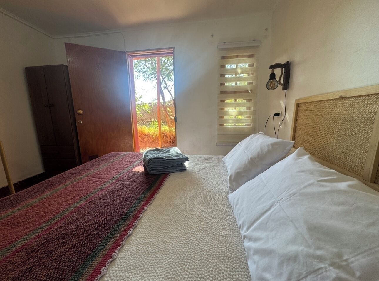 Kamar Double Ekonomi | Meja kerja, Wi-Fi gratis, dan seprai linen