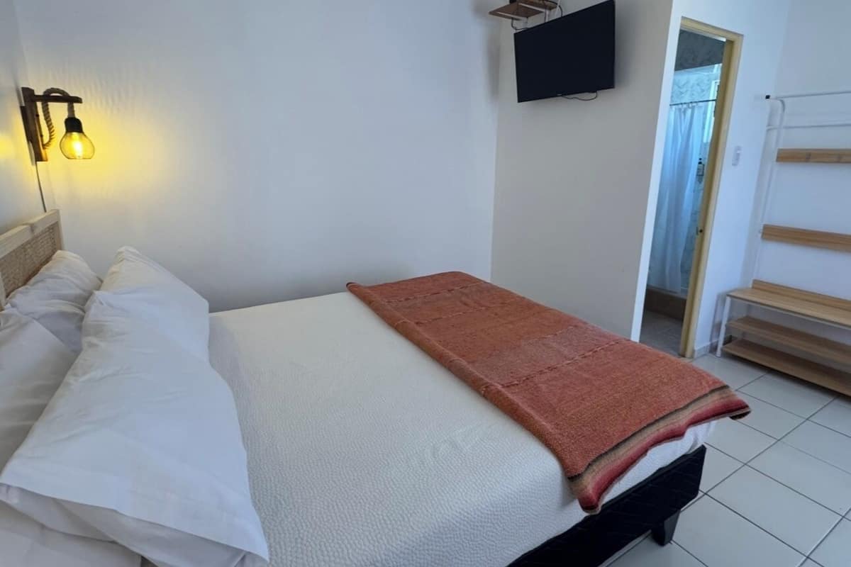 Exclusive Double Room | Desk, free WiFi, bed sheets