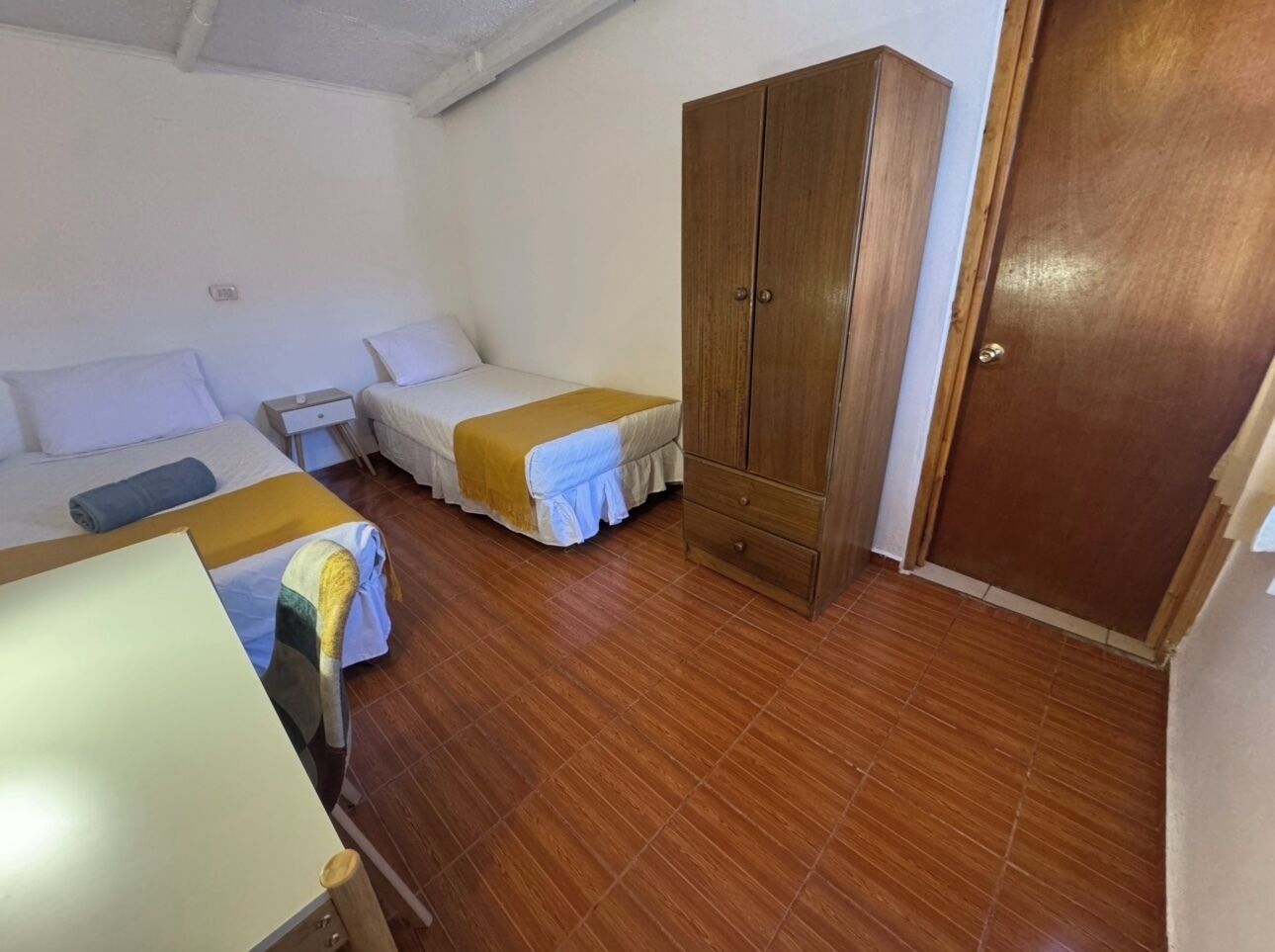 Kamar Twin Klasik | Meja kerja, Wi-Fi gratis, dan seprai linen