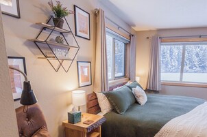 Aurora View Suite | 1 bedroom, premium bedding, down comforters, pillowtop beds