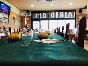 Breakfast, lunch, dinner served; local cuisine, al fresco dining