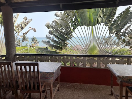 Almoço e jantar, culinária internacional. Paradise Ocean Resort