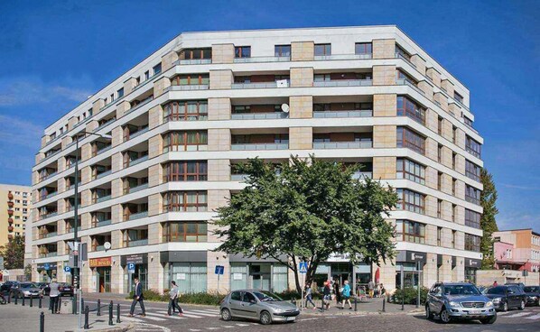Front of property - Chłodna PS Apartments (Warsaw)