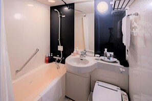 Ducha y bañera combinadas y bañera profunda