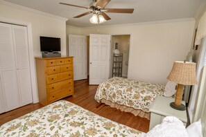 Apartment | 5 bedrooms, iron/ironing board, free WiFi - At Last Apartment 5 (Murrells Inlet)