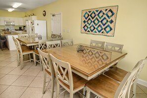Villa | Dining