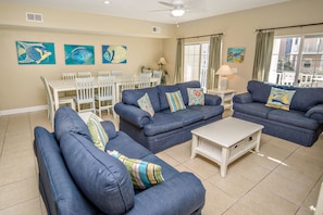 Villa | Oppholdsrom | TV