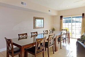 Villa | In-room dining - Coconut Grove 402 Villa Villa 6 (North Myrtle Beach)