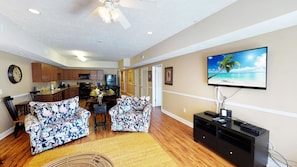 Villa | Living area | TV - Myrtle Beach 105A Villa Villa 4 (Myrtle Beach)
