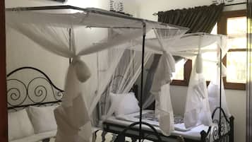 Standard Triple Room, Multiple Beds | 1 bedroom, desk, free WiFi, bed sheets
