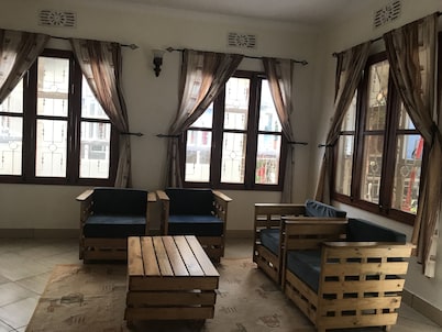 Le Parlour