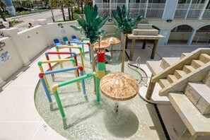 Huvila | Lasten leikkialue ulkona