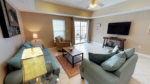 Villa | Wohnbereich | Fernseher