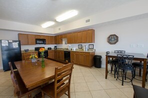 Villa | Dining